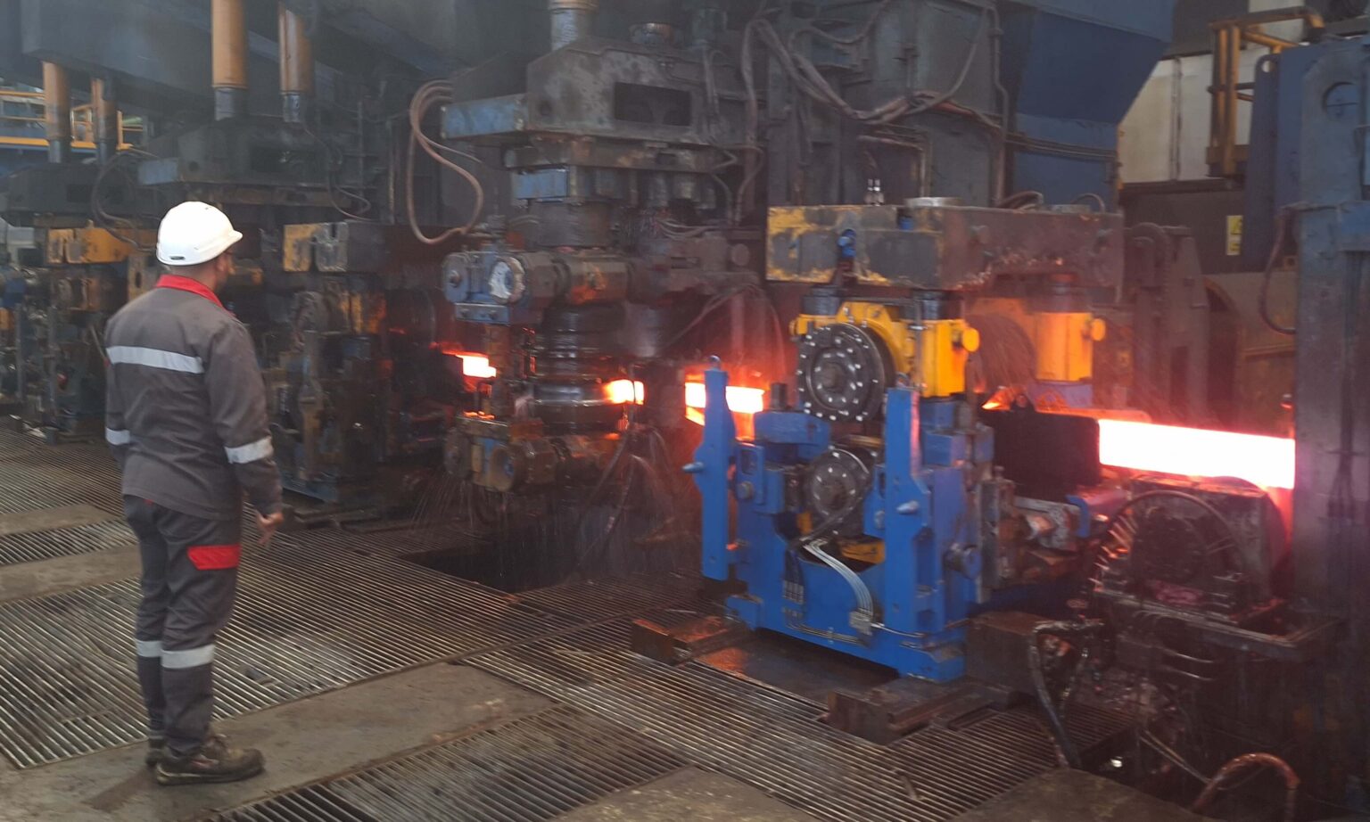 Air-oil lubricated rolling mill